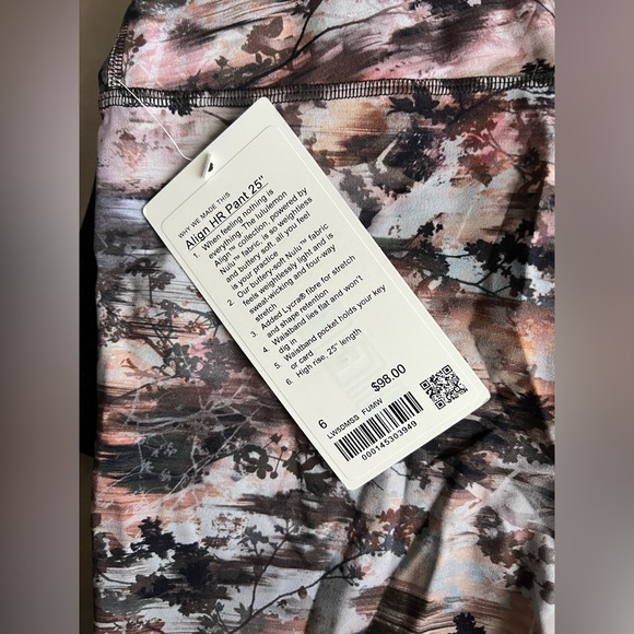 LULULEMON ALIGN HR 25” FUTURE UTOPIA MULTI SZ 6! NWT! - Picture 4 of 4